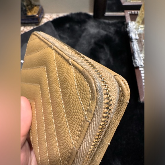 ❌❌SOLD ON FB❌❌🎀YSL Compact Wallet🎀 - Picture 13 of 13